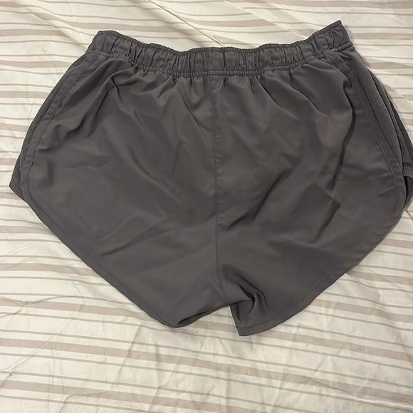 Nike Running Shorts - Picture 2 of 5